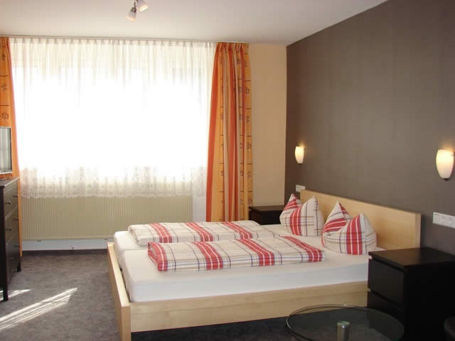 Zimmer 1